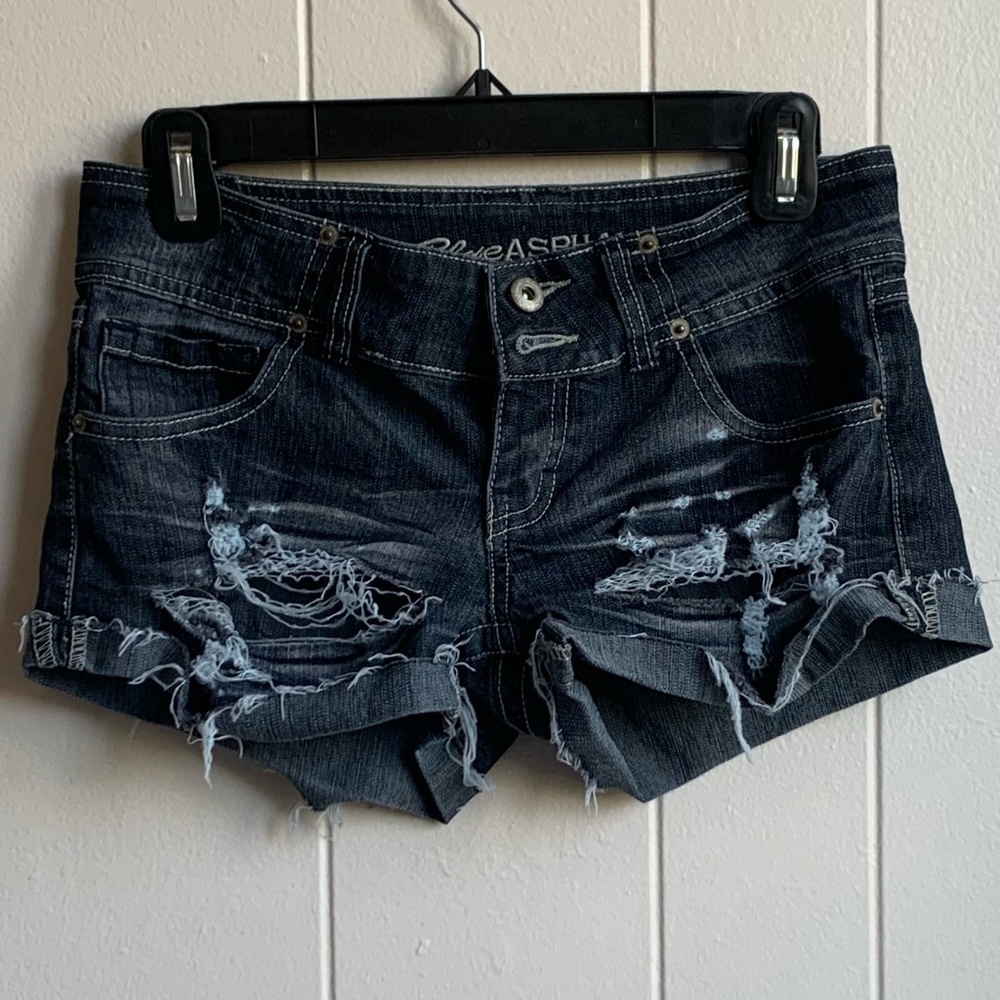 Blue Asphalt ™ Short Ripped Dark Wash Shorts